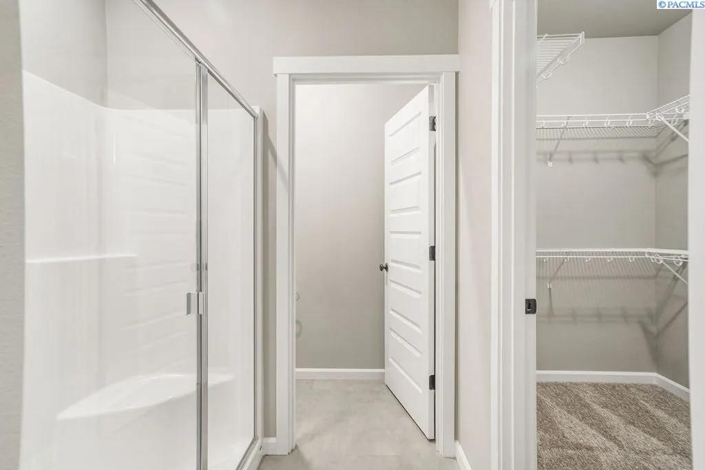 West Richland, Washington, 99353, United States, 4 Bedrooms Bedrooms, ,2 BathroomsBathrooms,Residential,Forsale,1990697