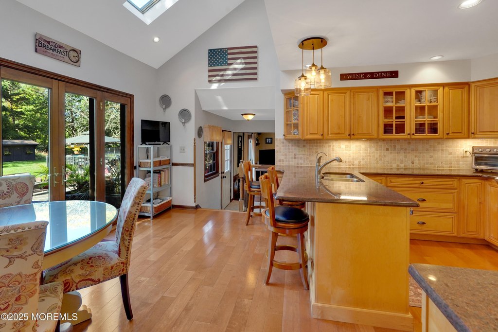 Red Bank, New Jersey, 07701, United States, 5 Bedrooms Bedrooms, ,3 BathroomsBathrooms,Residential,Forsale,1984553