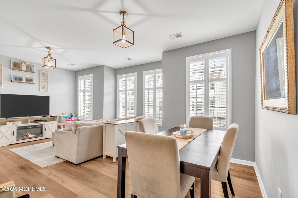 Tinton Falls, New Jersey, 07753, United States, 2 Bedrooms Bedrooms, ,2.5 BathroomsBathrooms,Residential,Forsale,1994029