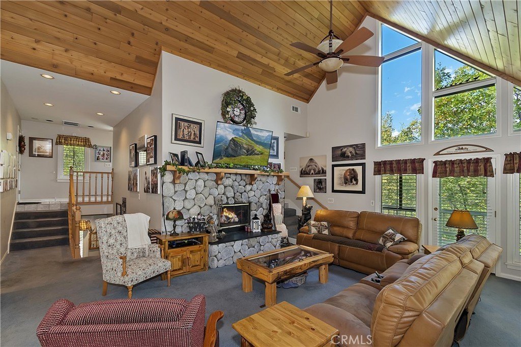 Lake Arrowhead, California, 92352, United States, 3 Bedrooms Bedrooms, ,2.5 BathroomsBathrooms,Residential,Forsale,2004863