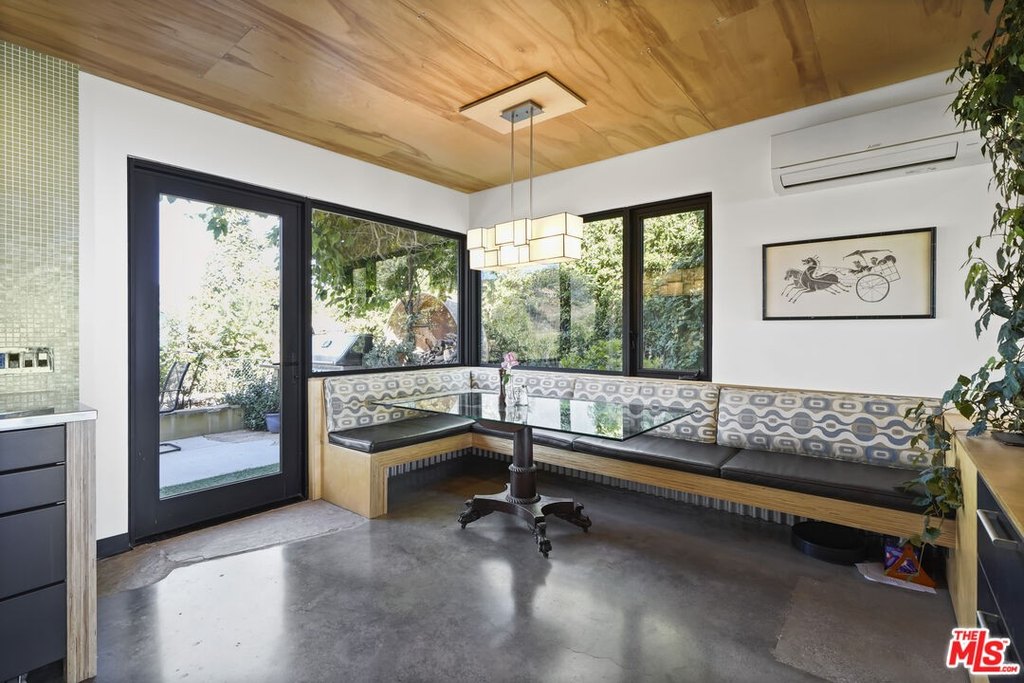 Malibu, California, 90265, United States, 3 Bedrooms Bedrooms, ,2.5 BathroomsBathrooms,Residential,Forsale,2009617