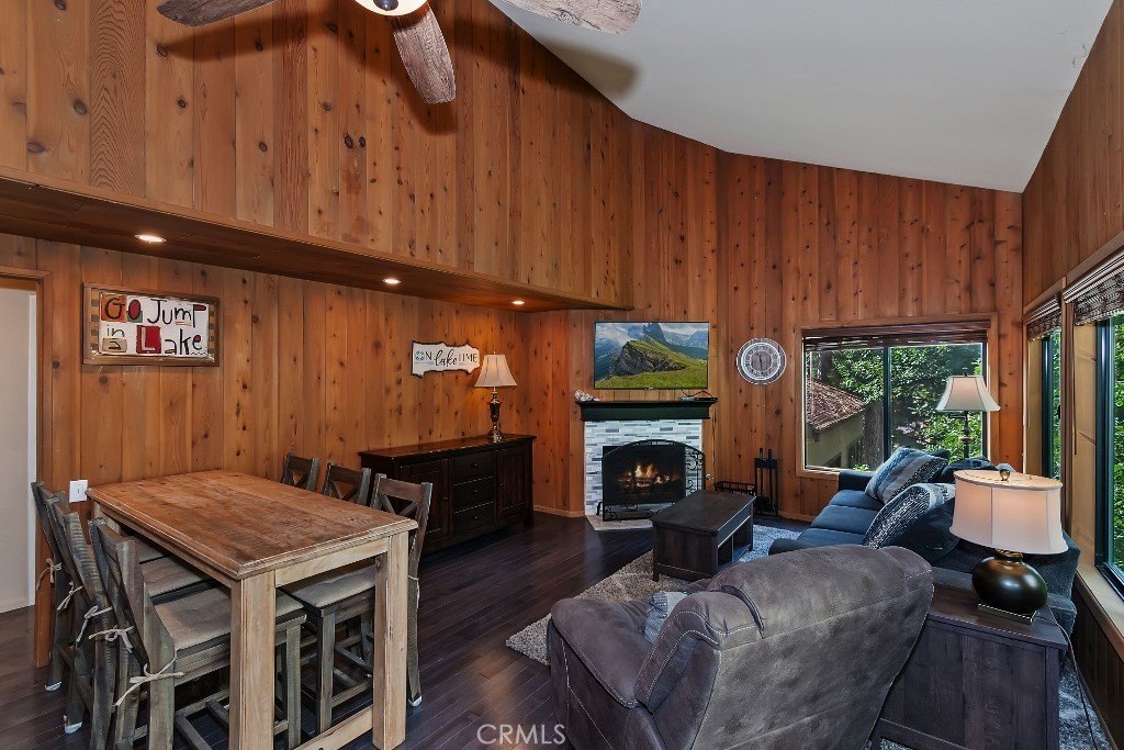 Lake Arrowhead, California, 92352, United States, 3 Bedrooms Bedrooms, ,2 BathroomsBathrooms,Residential,Forsale,2013215