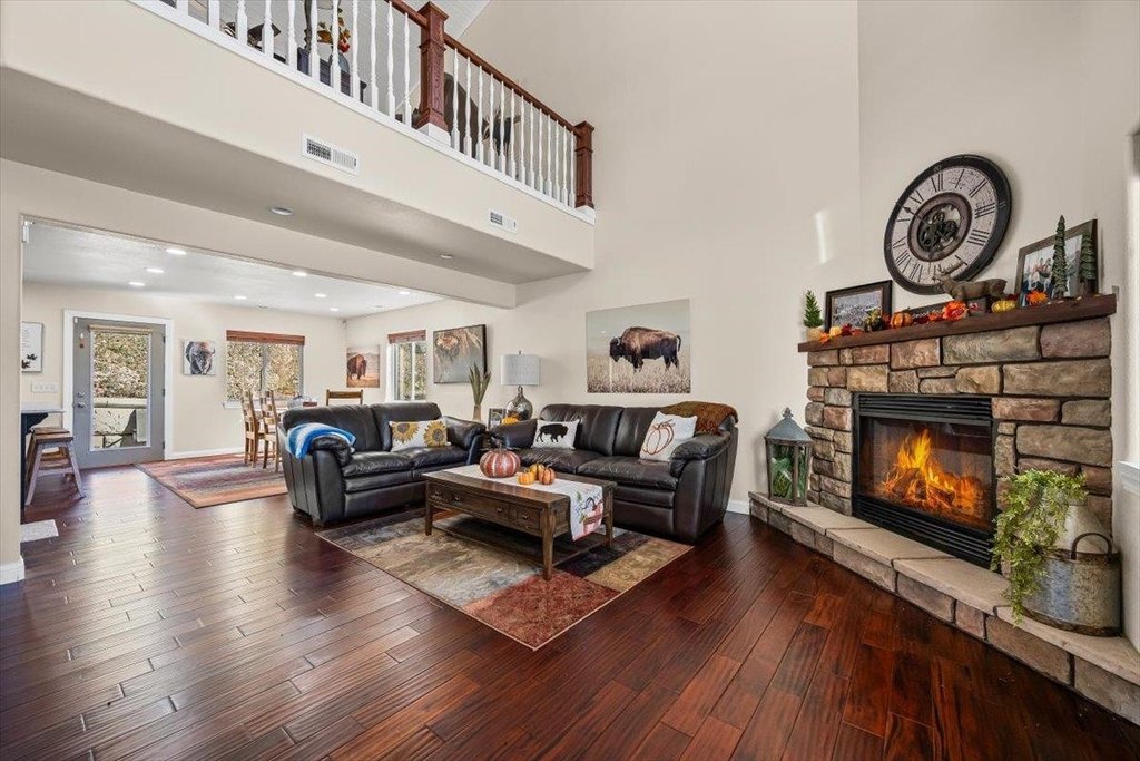 Deadwood, South Dakota, 57732, United States, 4 Bedrooms Bedrooms, ,2.5 BathroomsBathrooms,Residential,Forsale,1990698