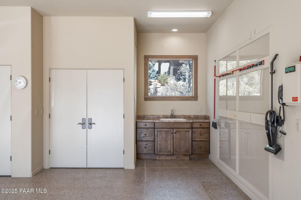 Prescott, Arizona, 86303, United States, 4 Bedrooms Bedrooms, ,5.5 BathroomsBathrooms,Residential,Forsale,1883971