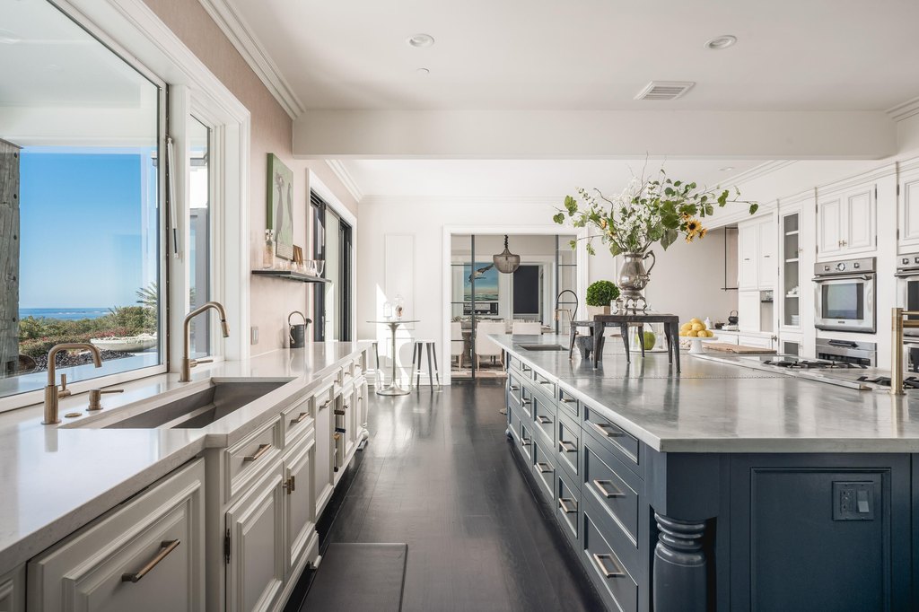 SANTA BARBARA, California, 93110, United States, 6 Bedrooms Bedrooms, ,7.5 BathroomsBathrooms,Residential,Forsale,1985950