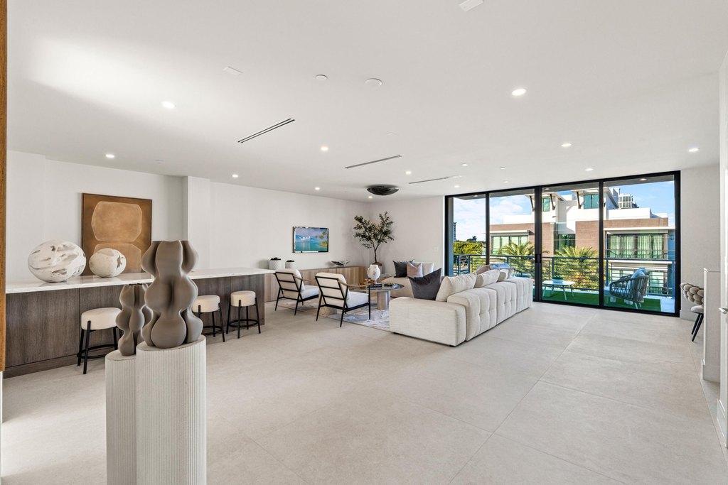 Delray Beach, Florida, 33483, United States, 5 Bedrooms Bedrooms, ,5.5 BathroomsBathrooms,Residential,Forsale,2009891