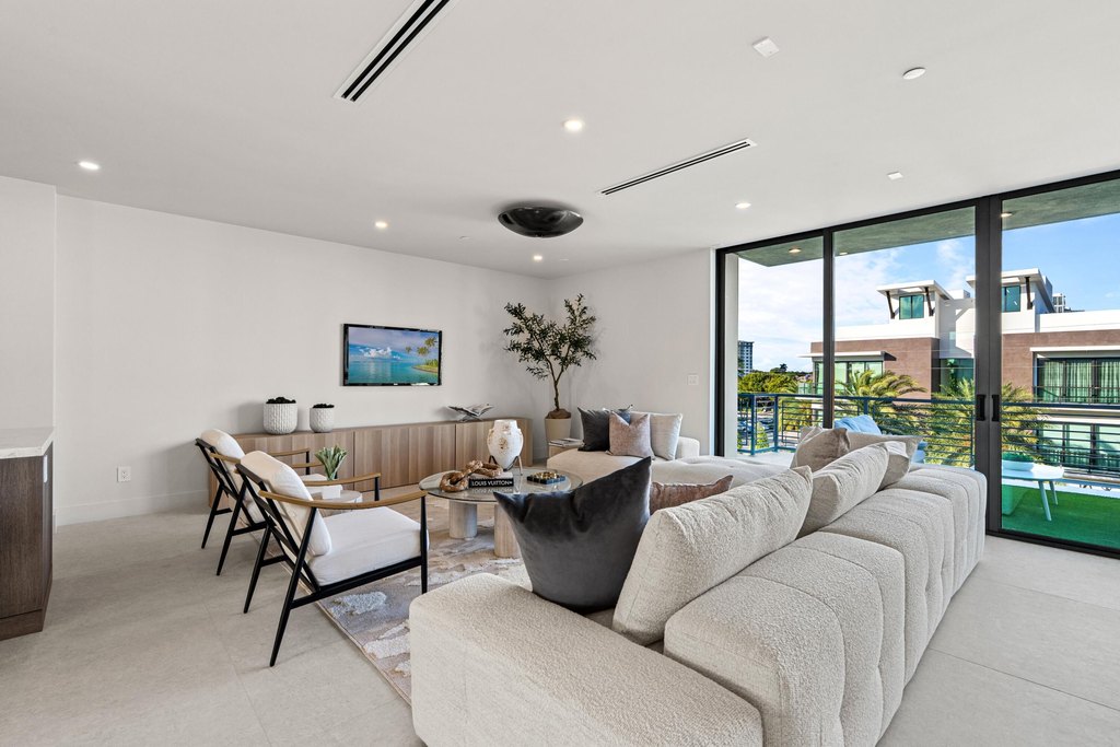 Delray Beach, Florida, 33483, United States, 5 Bedrooms Bedrooms, ,5.5 BathroomsBathrooms,Residential,Forsale,2009891