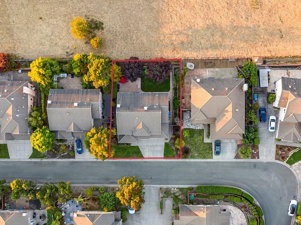 Petaluma, California, 94952, United States, 4 Bedrooms Bedrooms, ,3 BathroomsBathrooms,Residential,Forsale,1985922