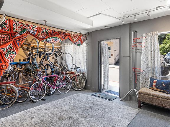 San Anselmo, California, 94960, United States, 2 Bedrooms Bedrooms, ,2 BathroomsBathrooms,Residential,Forsale,1985926