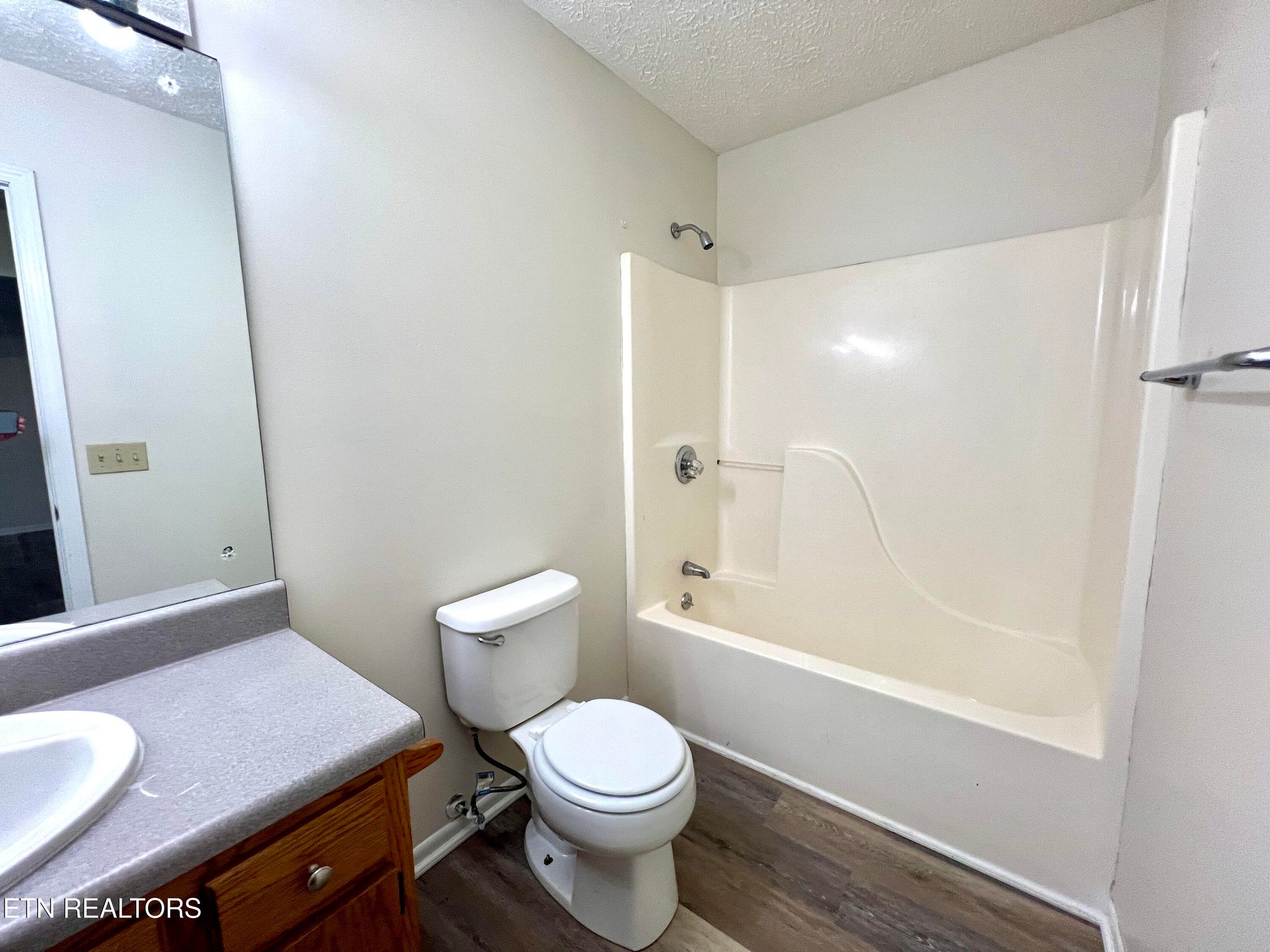 Kodak, Tennessee, 37764, United States, 2 Bedrooms Bedrooms, ,2 BathroomsBathrooms,Residential,Forsale,1973589