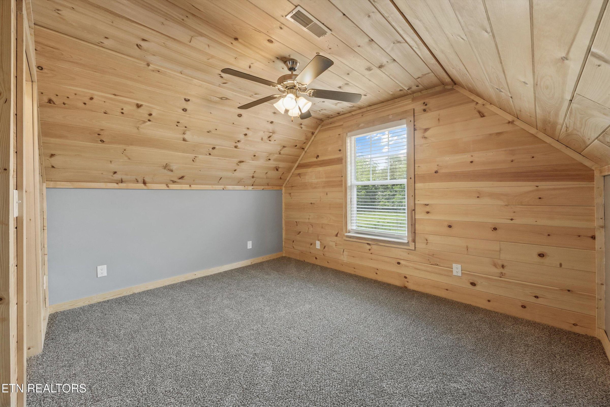 Sevierville, Tennessee, 37876, United States, 3 Bedrooms Bedrooms, ,4 BathroomsBathrooms,Residential,Forsale,1973590