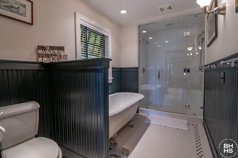 Saranac Lake, New York, 12983, United States, 7 Bedrooms Bedrooms, ,5 BathroomsBathrooms,Residential,Forsale,1999417