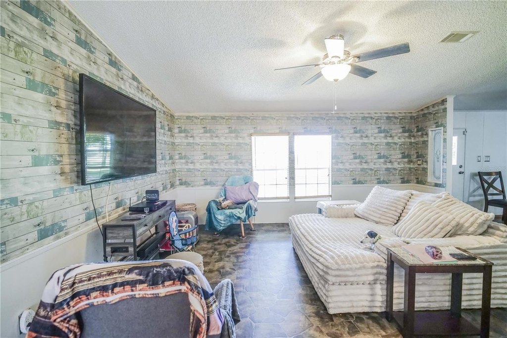 MORRISTON, Florida, 32668, United States, 4 Bedrooms Bedrooms, ,2 BathroomsBathrooms,Residential,Forsale,1994117