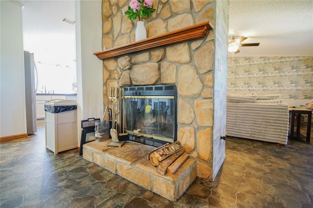 MORRISTON, Florida, 32668, United States, 4 Bedrooms Bedrooms, ,2 BathroomsBathrooms,Residential,Forsale,1994117