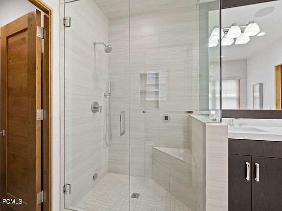 Park City, Utah, 84060, United States, 6 Bedrooms Bedrooms, ,7 BathroomsBathrooms,Residential,Forsale,1994179