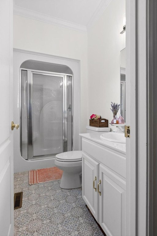 Cleveland, Tennessee, 37312, United States, 4 Bedrooms Bedrooms, ,4.5 BathroomsBathrooms,Residential,Forsale,1995339