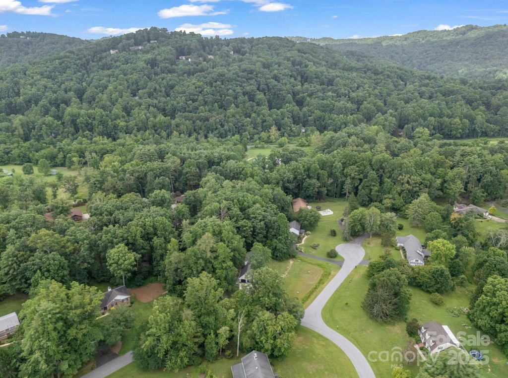 Hendersonville, North Carolina, 28791, United States, 4 Bedrooms Bedrooms, ,3 BathroomsBathrooms,Residential,Forsale,1960268