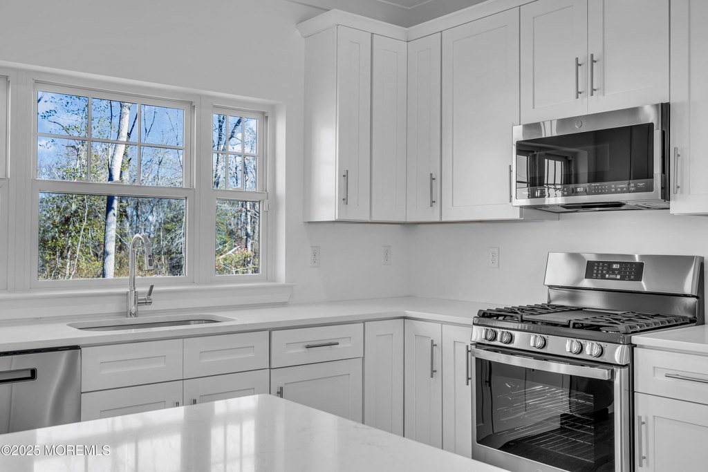 Waretown, New Jersey, 08758, United States, 5 Bedrooms Bedrooms, ,3 BathroomsBathrooms,Residential,Forsale,1964525