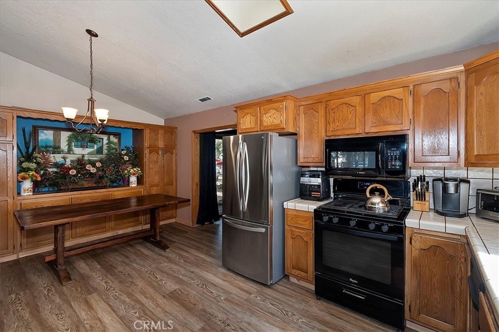 Big Bear, California, 92314, United States, 4 Bedrooms Bedrooms, ,2 BathroomsBathrooms,Residential,Forsale,1992749