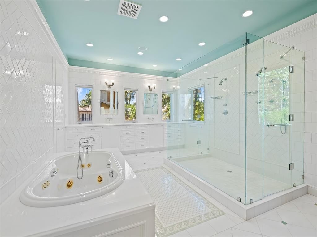 Fort Lauderdale, Florida, 33301, United States, 6 Bedrooms Bedrooms, ,5.5 BathroomsBathrooms,Residential,Forsale,1994075