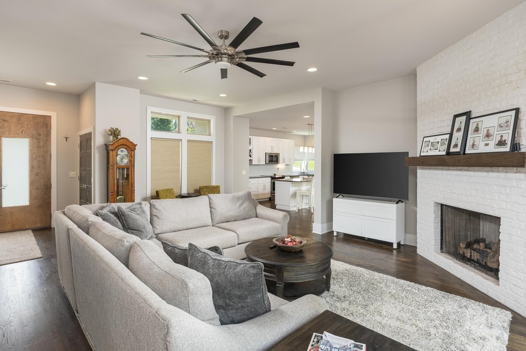 Harrison, Tennessee, 37341, United States, 4 Bedrooms Bedrooms, ,2.5 BathroomsBathrooms,Residential,Forsale,1922197