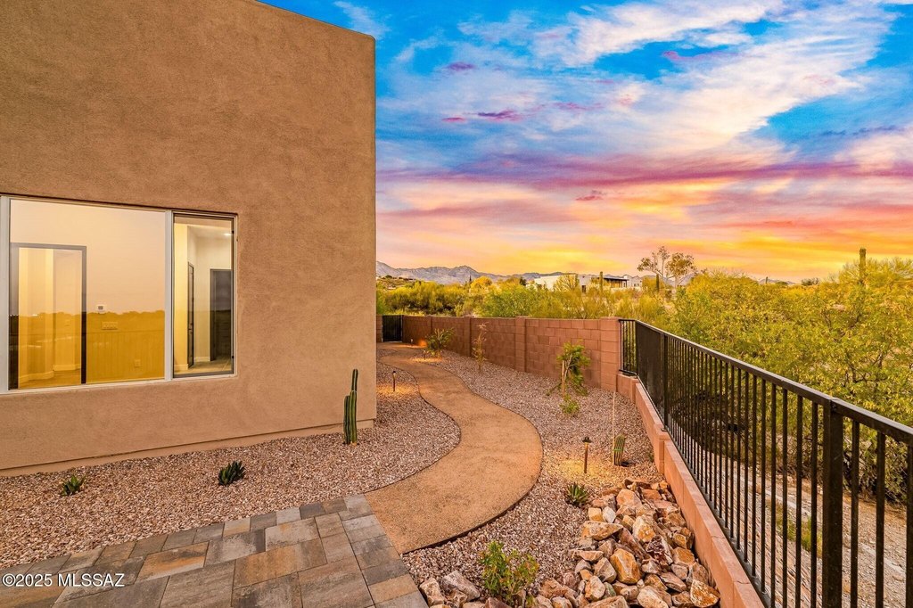 Tucson, Arizona, 85750, United States, 3 Bedrooms Bedrooms, ,3.5 BathroomsBathrooms,Residential,Forsale,1990097