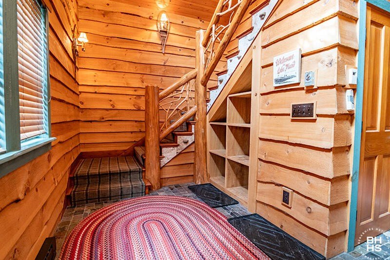 Lake Placid, New York, 12946, United States, 5 Bedrooms Bedrooms, ,5 BathroomsBathrooms,Residential,Forsale,1999416