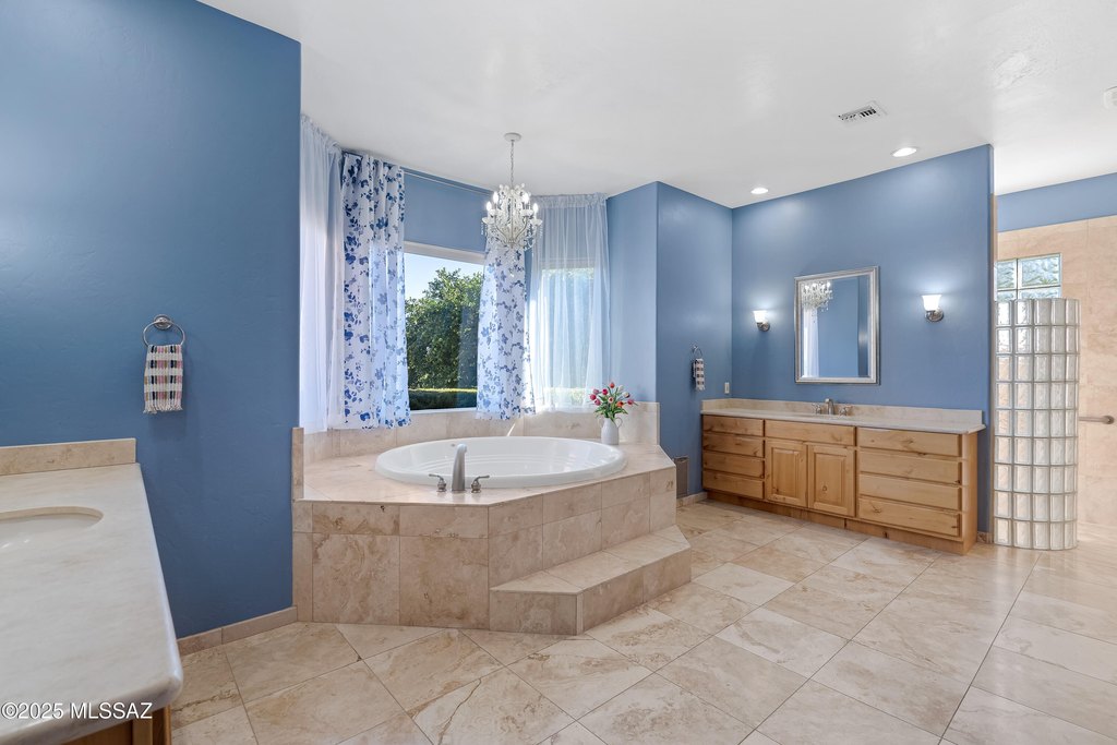 Tucson, Arizona, 85755, United States, 4 Bedrooms Bedrooms, ,5.5 BathroomsBathrooms,Residential,Forsale,1990104