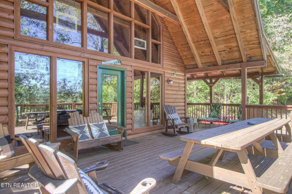 Sevierville, Tennessee, 37862, United States, 2 Bedrooms Bedrooms, ,3 BathroomsBathrooms,Residential,Forsale,1973611