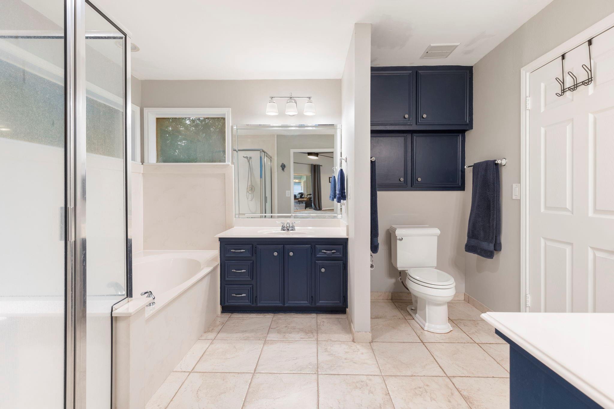 Huntsville, Texas, 77320, United States, 3 Bedrooms Bedrooms, ,3 BathroomsBathrooms,Residential,Forsale,1973441