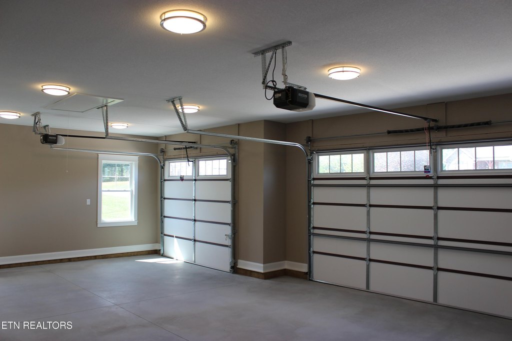 Madisonville, Tennessee, 37354, United States, 3 Bedrooms Bedrooms, ,3 BathroomsBathrooms,Residential,Forsale,1893807