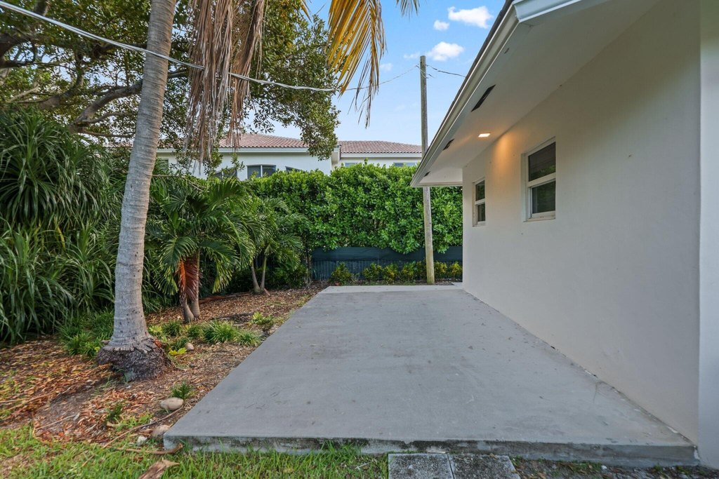 Highland Beach, Florida, 33487, United States, 3 Bedrooms Bedrooms, ,3 BathroomsBathrooms,Residential,Forsale,1996318