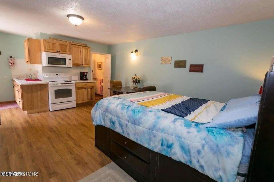 Sevierville, Tennessee, 37862, United States, 3 Bedrooms Bedrooms, ,4 BathroomsBathrooms,Residential,Forsale,1999462