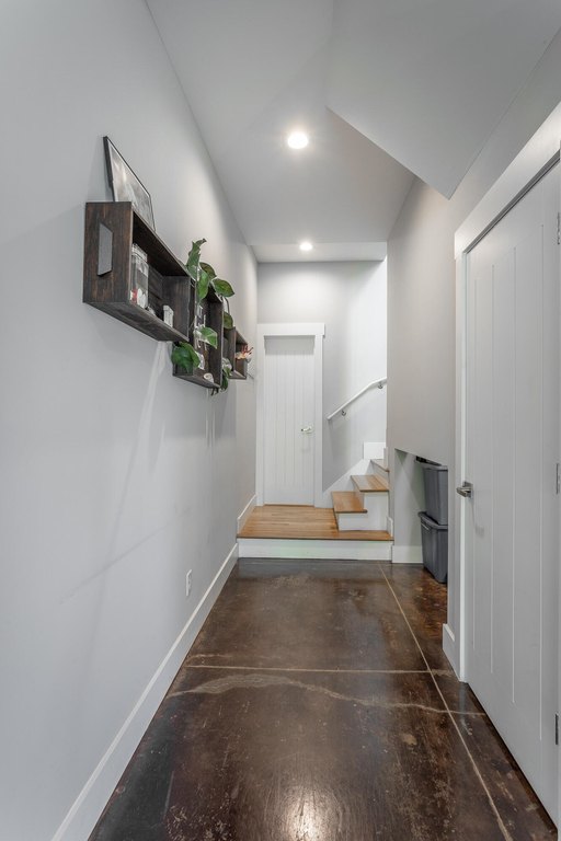 Chattanooga, Tennessee, 37405, United States, 4 Bedrooms Bedrooms, ,3.5 BathroomsBathrooms,Residential,Forsale,1995329