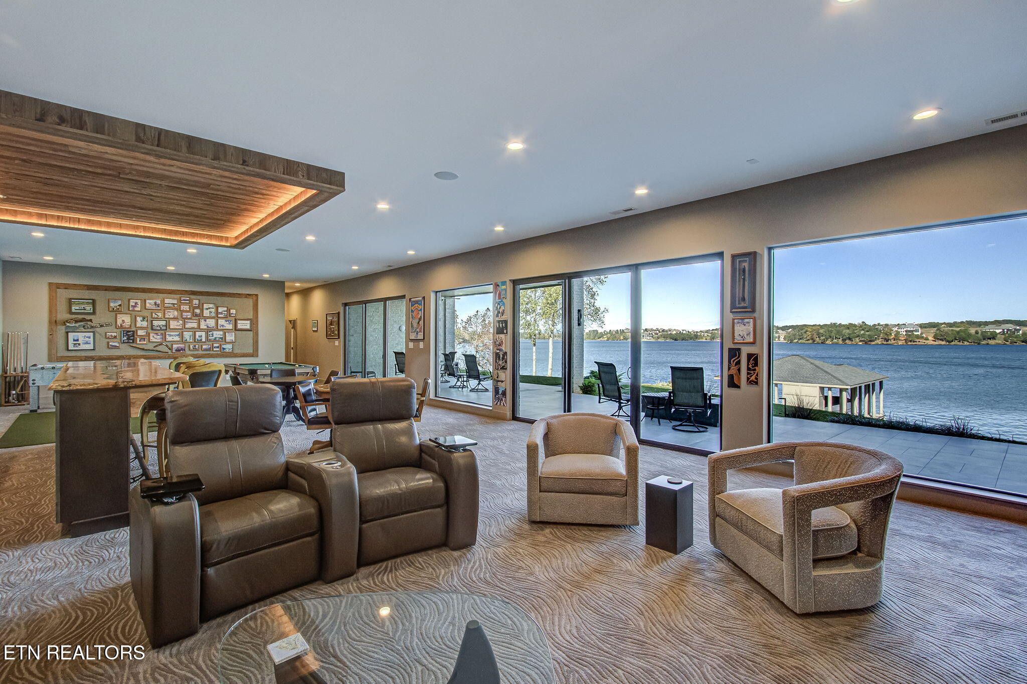 Loudon, Tennessee, 37774, United States, 5 Bedrooms Bedrooms, ,4 BathroomsBathrooms,Residential,Forsale,1973614