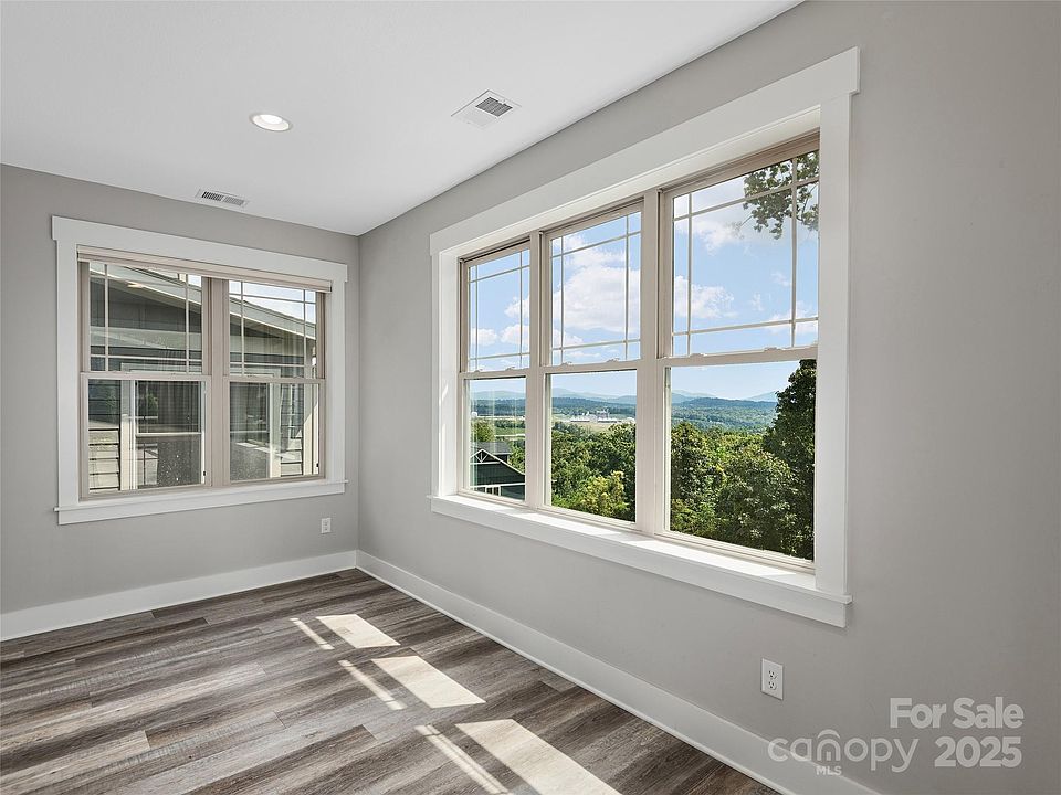 Arden, North Carolina, 28704, United States, 3 Bedrooms Bedrooms, ,3 BathroomsBathrooms,Residential,Forsale,1986019