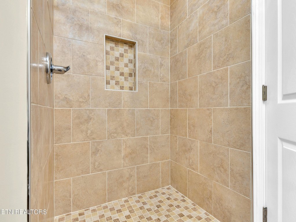 Crossville, Tennessee, 38572, United States, 3 Bedrooms Bedrooms, ,3 BathroomsBathrooms,Residential,Forsale,1959680