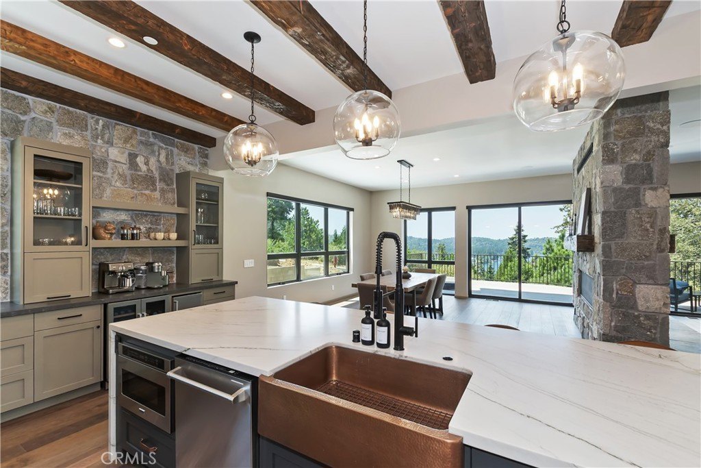 Lake Arrowhead, California, 92352, United States, 3 Bedrooms Bedrooms, ,2.5 BathroomsBathrooms,Residential,Forsale,2000287