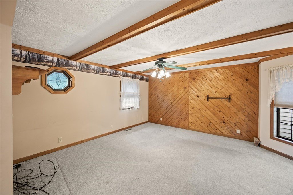 Byrdstown, Tennessee, 38549, United States, 4 Bedrooms Bedrooms, ,2.5 BathroomsBathrooms,Residential,Forsale,1929852