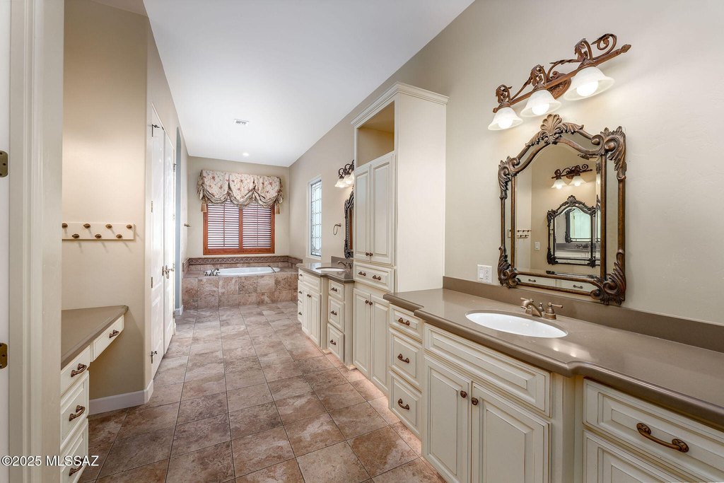 Tucson, Arizona, 85750, United States, 4 Bedrooms Bedrooms, ,3.5 BathroomsBathrooms,Residential,Forsale,2004436