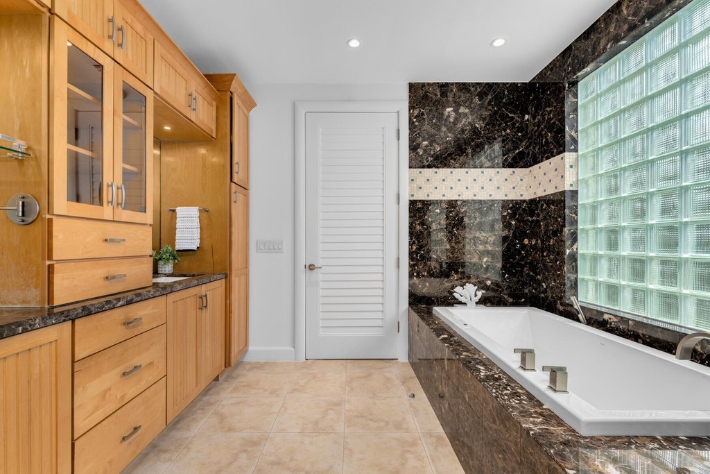 Shark Key, Florida, 33040, United States, 3 Bedrooms Bedrooms, ,3.5 BathroomsBathrooms,Residential,Forsale,2011114