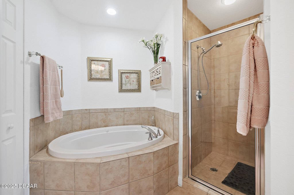 Daytona Beach Shores, Florida, 32118, United States, 3 Bedrooms Bedrooms, ,3 BathroomsBathrooms,Residential,Forsale,1990139