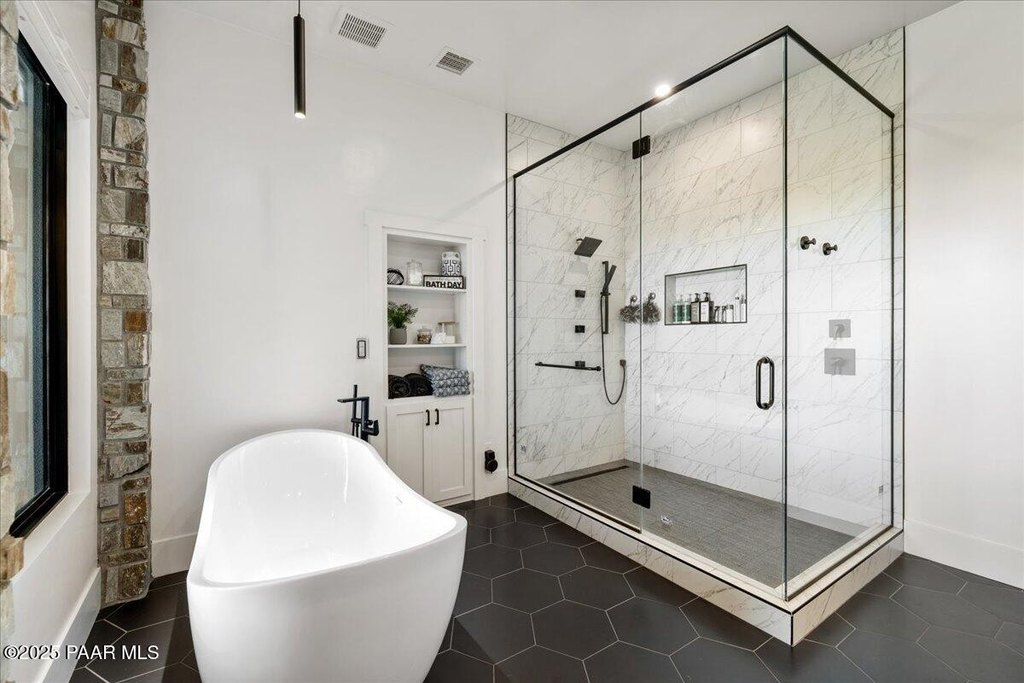 Prescott, Arizona, 86305, United States, 5 Bedrooms Bedrooms, ,5.5 BathroomsBathrooms,Residential,Forsale,1994068