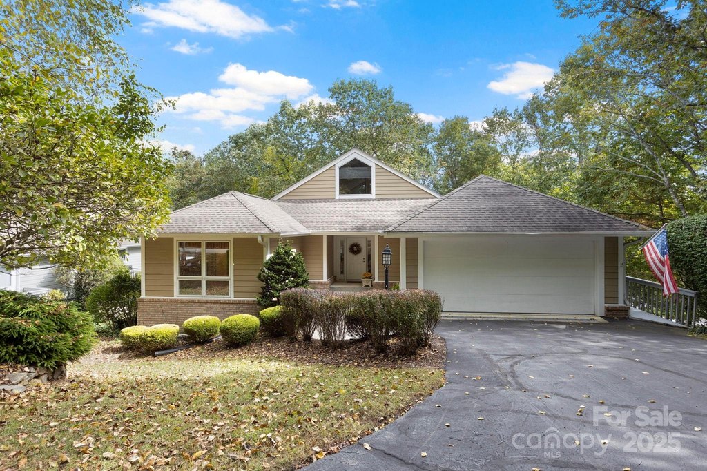 Flat Rock, North Carolina, 28731, United States, 4 Bedrooms Bedrooms, ,4 BathroomsBathrooms,Residential,Forsale,1985994 Flat Rock, North Carolina, 28731, United States, 4 Bedrooms Bedrooms, ,4 BathroomsBathrooms,Residential,Forsale,1985994