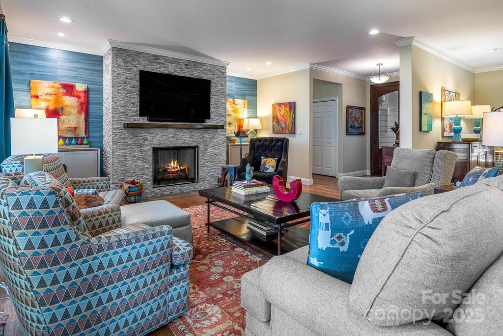 Flat Rock, North Carolina, 28731, United States, 3 Bedrooms Bedrooms, ,3.5 BathroomsBathrooms,Residential,Forsale,1985993