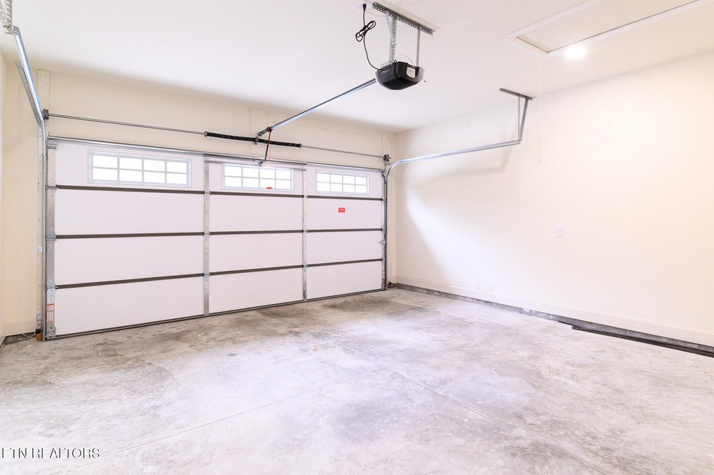 Clinton, Tennessee, 37716, United States, 3 Bedrooms Bedrooms, ,2 BathroomsBathrooms,Residential,Forsale,2012721