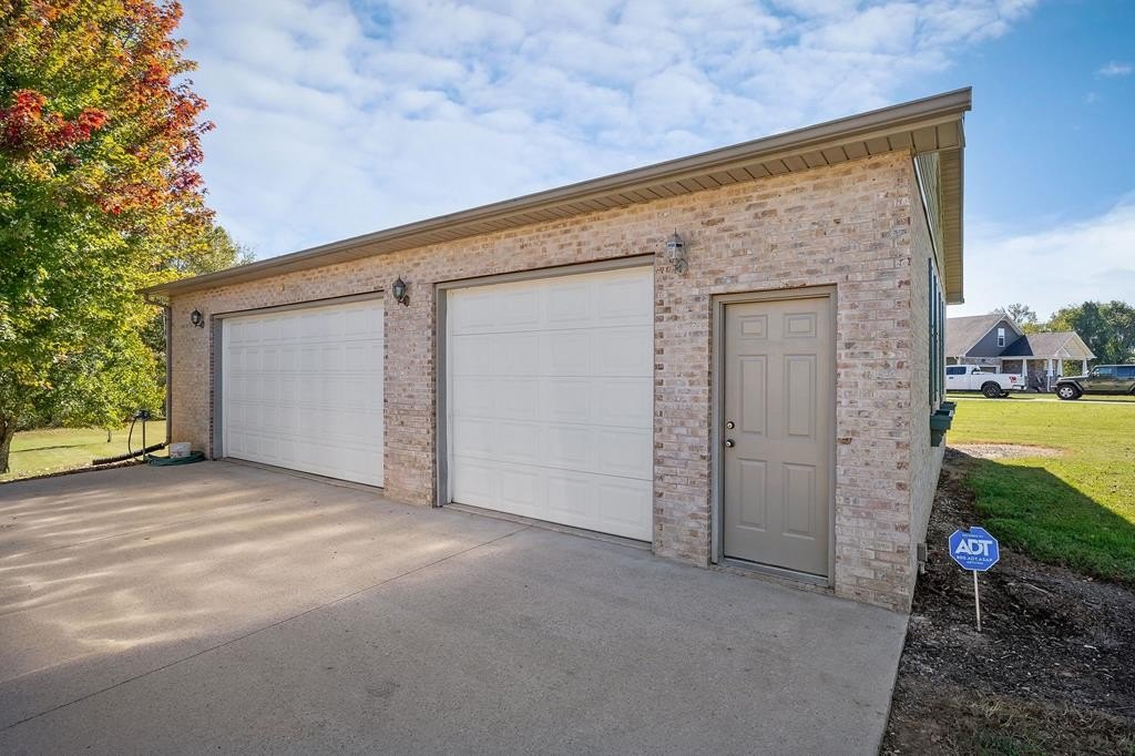 Cookeville, Tennessee, 38501, United States, 3 Bedrooms Bedrooms, ,2 BathroomsBathrooms,Residential,Forsale,1996608