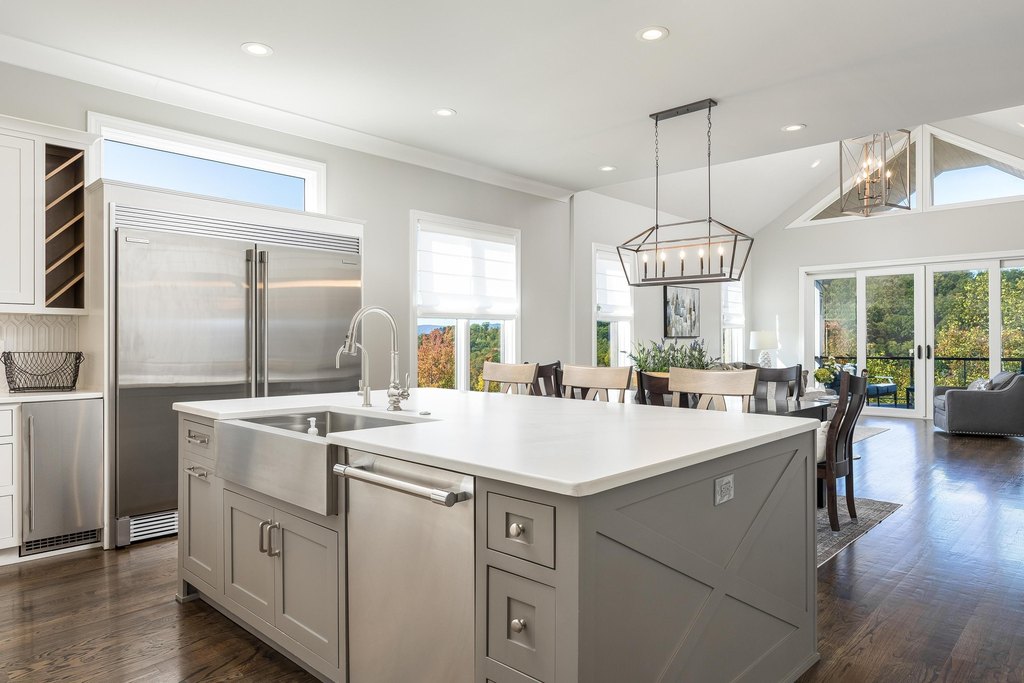 Chattanooga, Tennessee, 37405, United States, 5 Bedrooms Bedrooms, ,5 BathroomsBathrooms,Residential,Forsale,2009546