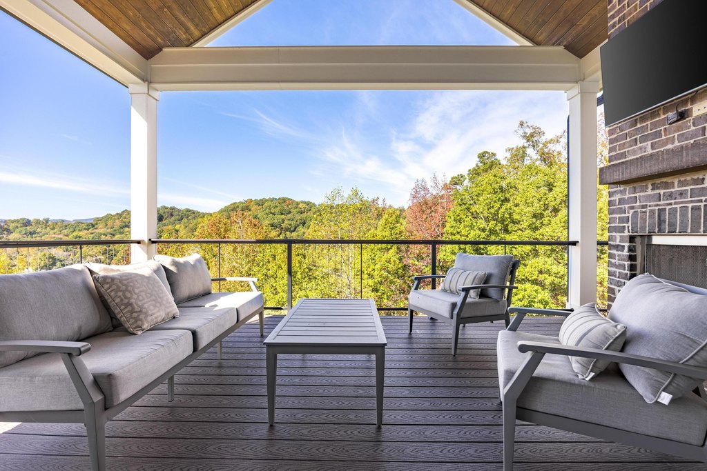 Chattanooga, Tennessee, 37405, United States, 5 Bedrooms Bedrooms, ,5 BathroomsBathrooms,Residential,Forsale,2009546