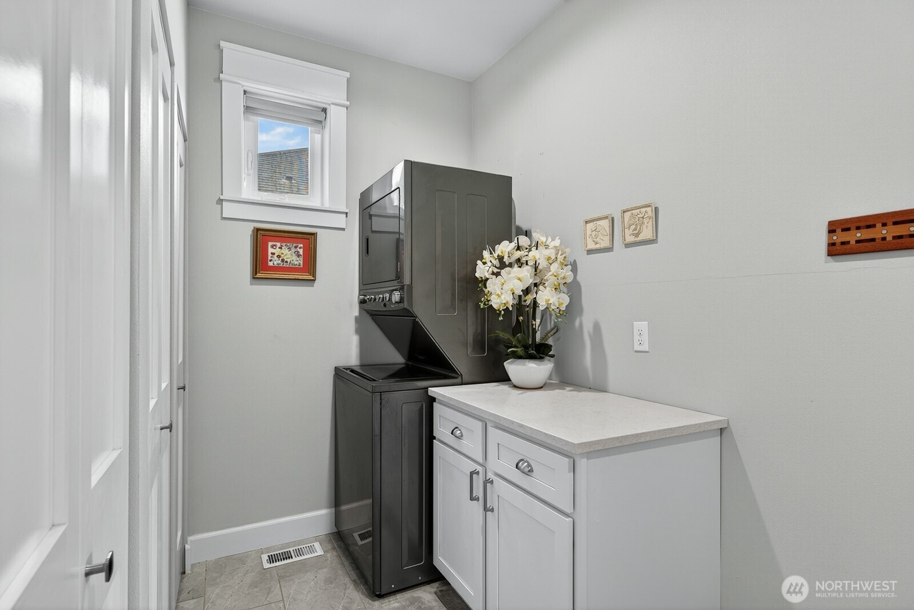 Anacortes, Washington, 98221, United States, 3 Bedrooms Bedrooms, ,2 BathroomsBathrooms,Residential,Forsale,1990713